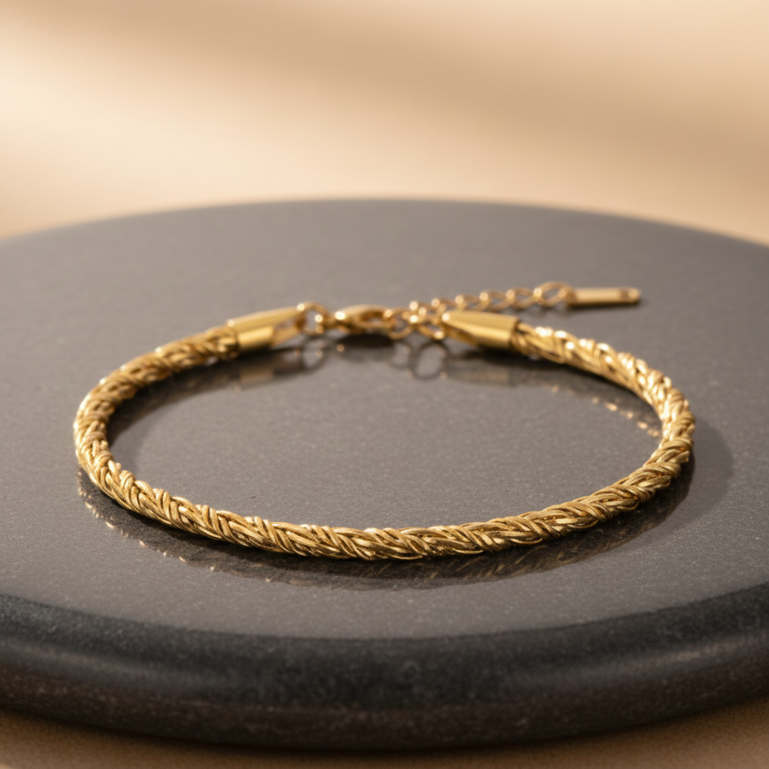 Rosette Bracelet — 18K gold-plated anti-tarnish jewellery by Veyra