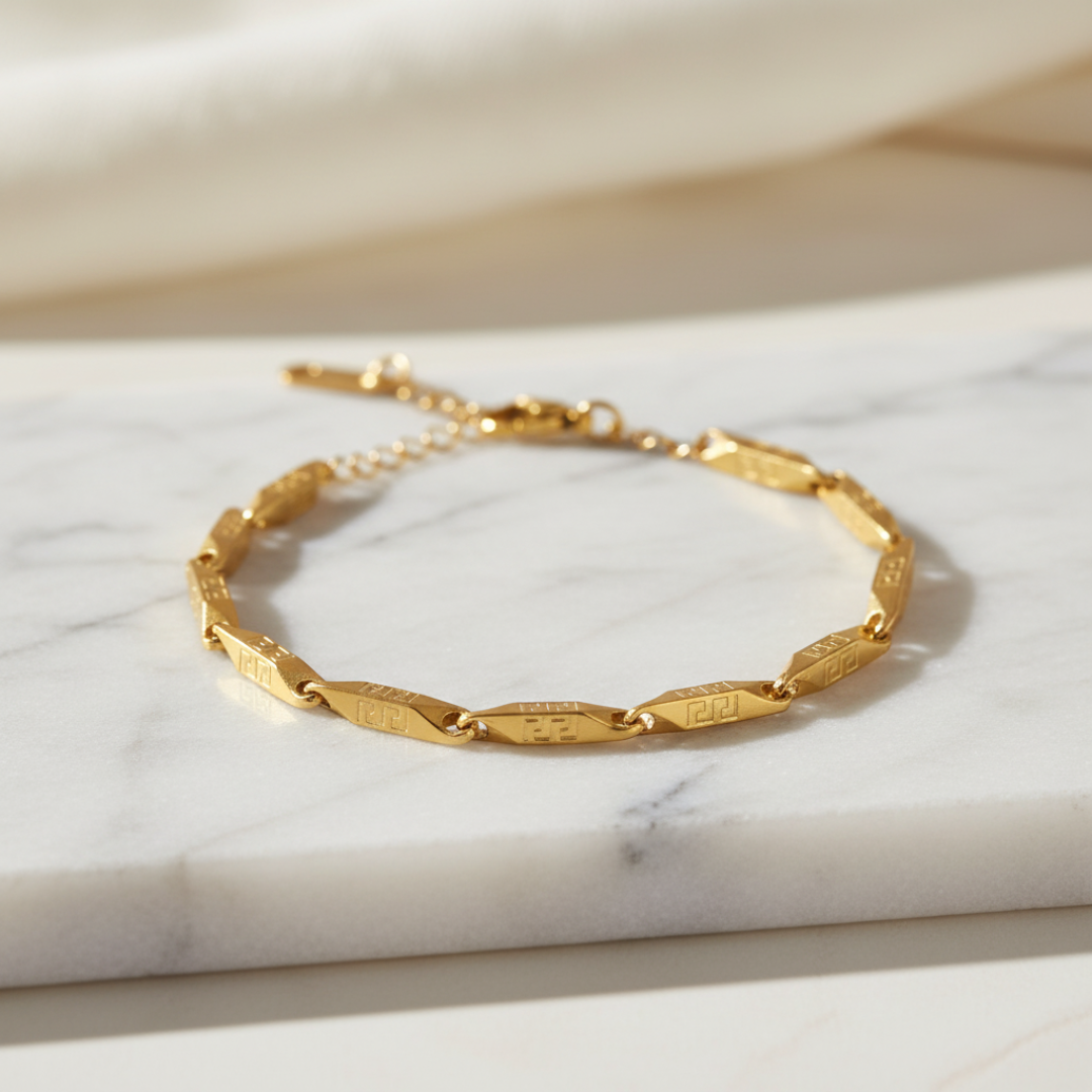 Pass It On Bracelet — 18K gold-plated anti-tarnish jewellery by Veyra