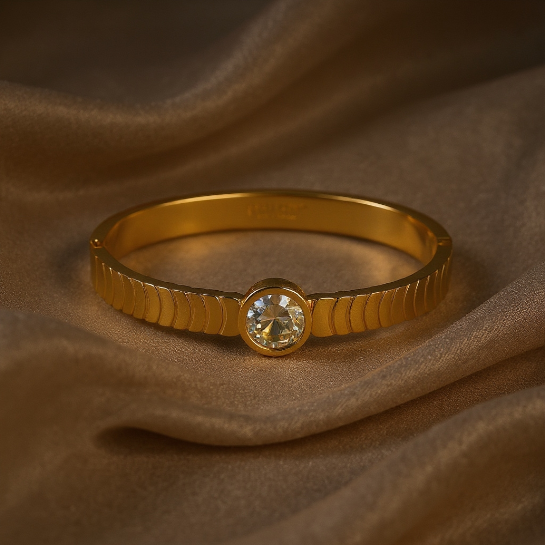 Bloom Stack Bracelet — 18K gold-plated anti-tarnish jewellery by Veyra
